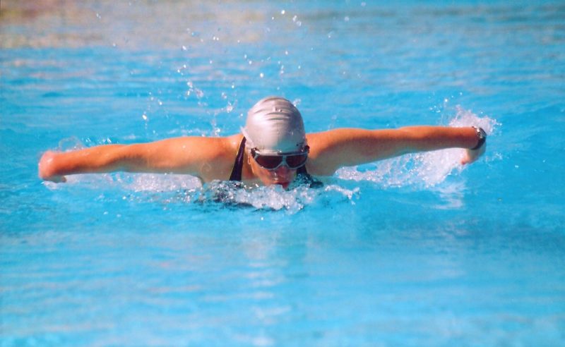 Julie Bradshaw World Record Swimmer Backs Cat